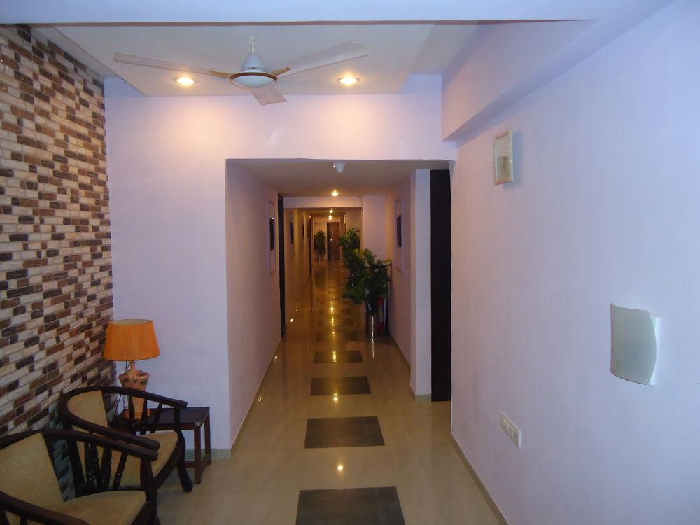 Hotel Maan Residency Satellite Road Ахмедабад Экстерьер фото