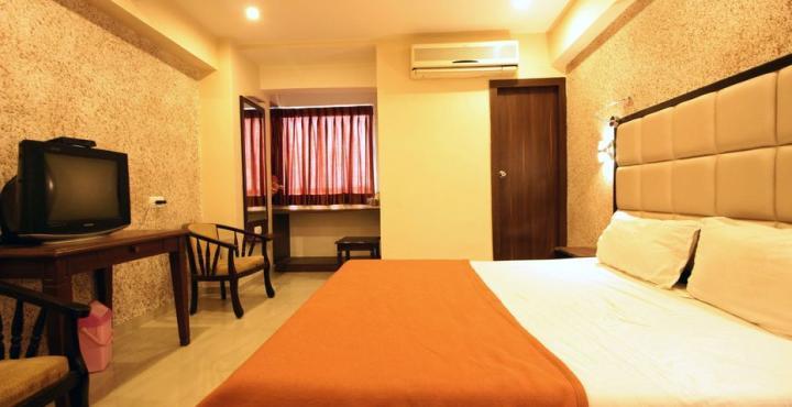 Hotel Maan Residency Satellite Road Ахмедабад Экстерьер фото