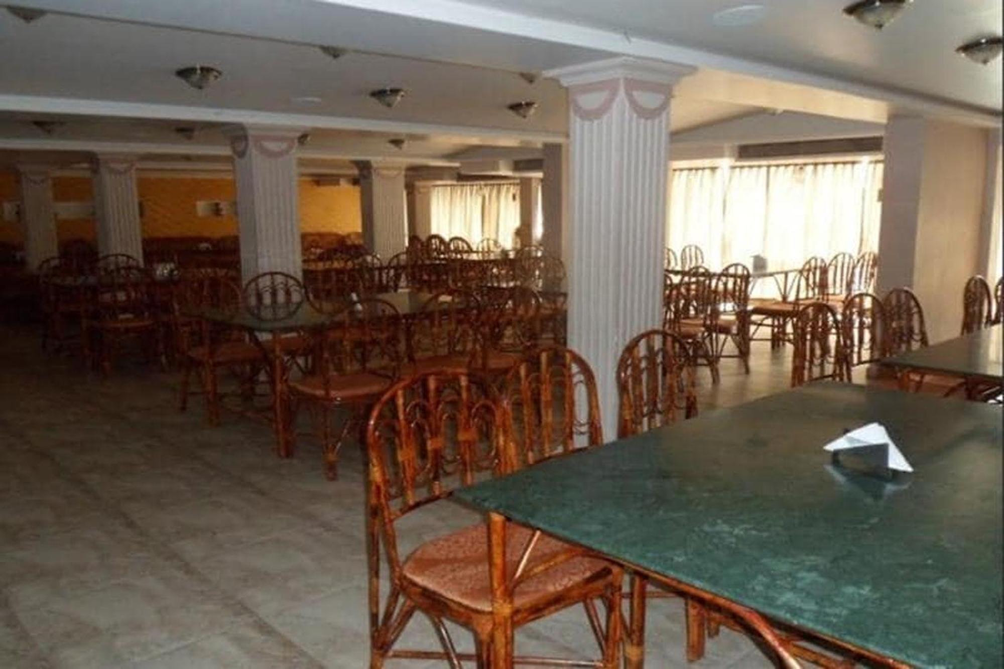 Hotel Maan Residency Satellite Road Ахмедабад Экстерьер фото