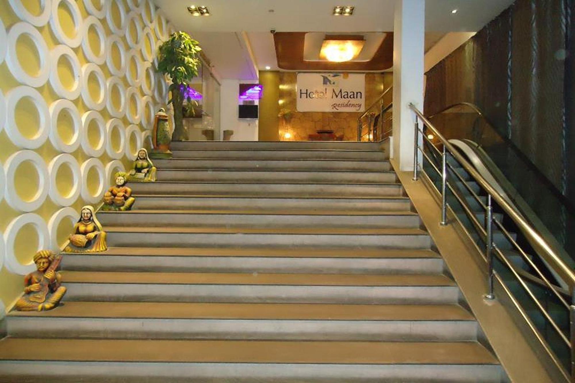 Hotel Maan Residency Satellite Road Ахмедабад Экстерьер фото
