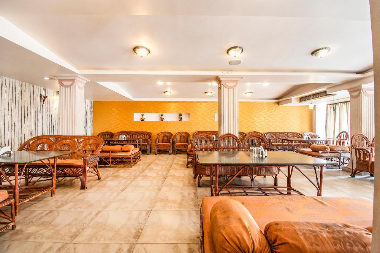 Hotel Maan Residency Satellite Road Ахмедабад Экстерьер фото